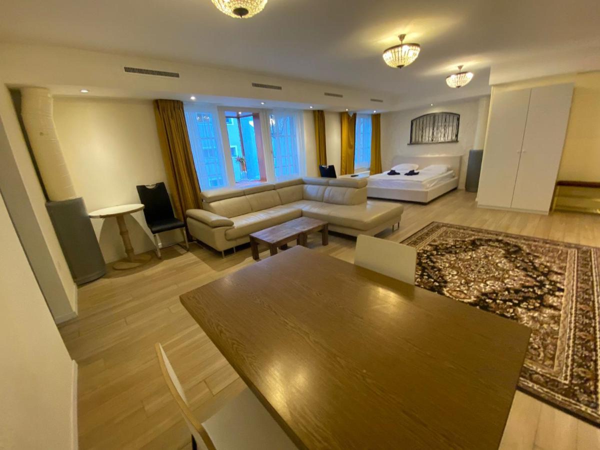Blick Auf Schwarzen Turm - Freihofapartments บรุกก์ ภายนอก รูปภาพ